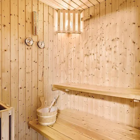 3 Bedroom Stunning In *